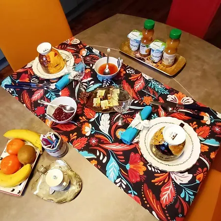 Au Mange-prunes Couette-café *